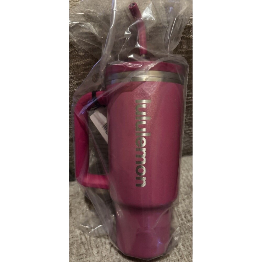 👀👀 NWT Lululemon Insulated Tumbler 40oz Iridescent Jeweled Magenta JWMG 🔥🔥